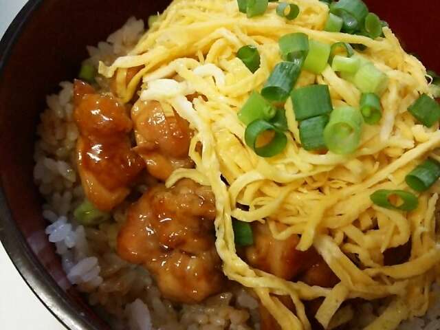 簡単 我が家の焼き鳥丼 レシピ 作り方 By Humuhumu クックパッド