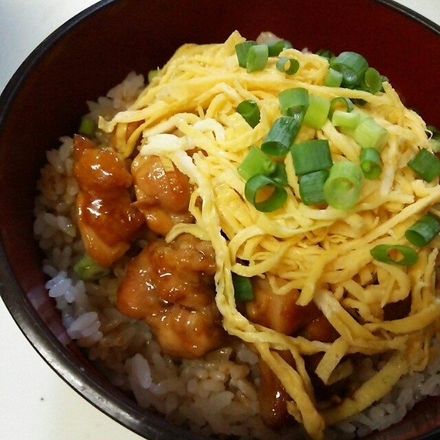 簡単 我が家の焼き鳥丼 レシピ 作り方 By Humuhumu クックパッド 簡単おいしいみんなのレシピが375万品