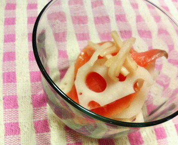 スモークサーモンとレンコンの☆生姜酢の物の画像