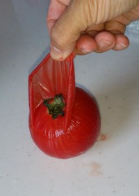お湯要らず＊簡単にトマトの皮剥き