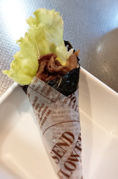 焼肉手巻き寿司の写真