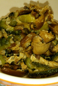乾燥椎茸、湯葉とゴーヤの甘辛煮