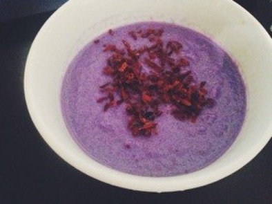 紫キャベツの冷製スープの写真