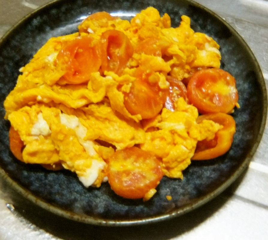 プチトマトと卵の炒め物の画像