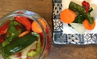 お酢で簡単☆カラフル野菜で自家製ピクルスの画像