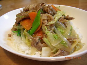 牛肉とたっぷり野菜のあんかけ丼(中華丼)