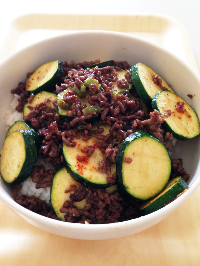 ズッキーニの肉詰めの簡単レシピ