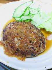 オニオンソースの和風ハンバーグの写真