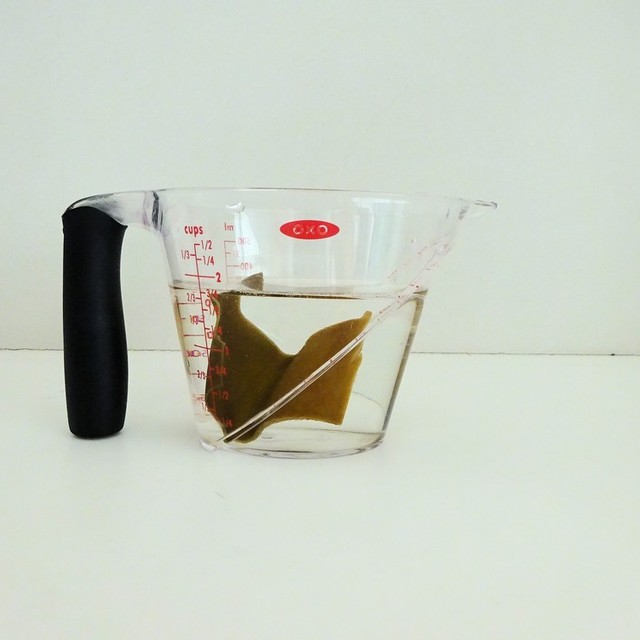 昆布屋が教える 10分昆布だしの取り方 レシピ 作り方 By やまひここんぶ クックパッド 簡単おいしいみんなのレシピが351万品