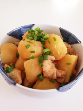 じゃがいもと油揚げのシンプル煮物