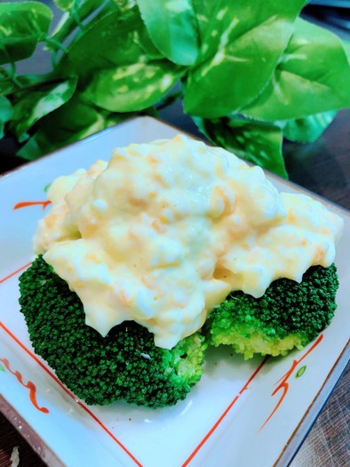 冷凍ブロッコリーのミモザサラダの写真