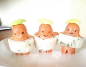 浮き輪つけたよ♪かわいいソーセー人★