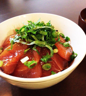 大葉にんにく醤油でまぐろ漬け丼☆
