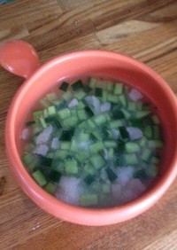 胃腸に優しい！きゅうりと長芋の簡単スープ