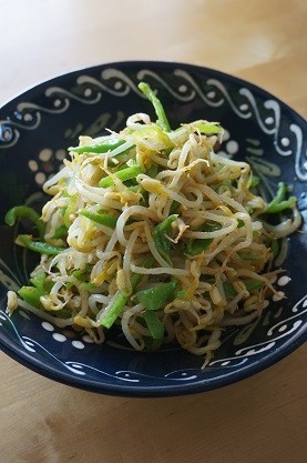 もやしとピーマンのカレーナムル