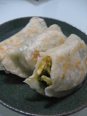 中国の家庭料理☆にらと卵の大判焼餃子