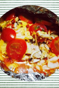 オーブンで簡単！鶏肉とトマトのホイル焼き