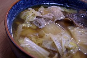 簡単・おだしがポイント♪豚と白菜の煮物