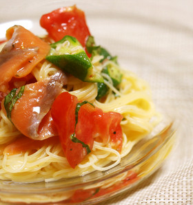 トマトとサーモンの冷製パスタ
