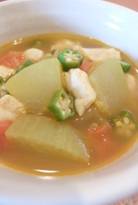 冬瓜と鶏肉の薬膳カレースープ