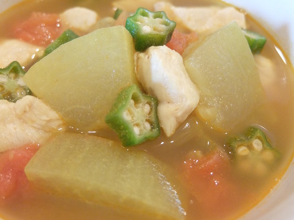 冬瓜と鶏肉の薬膳カレースープ