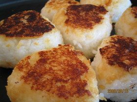 にんにく味噌の焼きおにぎり♫
