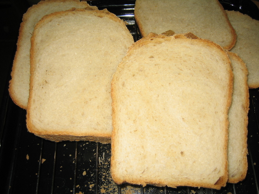 HB「スペルト小麦100%」食パンの画像