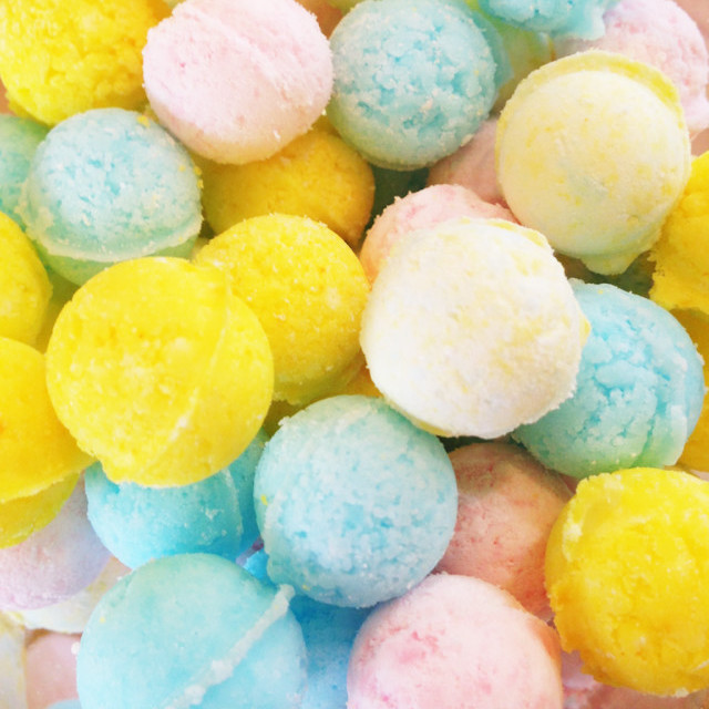 夏休みに カラフル手作りラムネ レシピ 作り方 By Jyaico クックパッド 簡単おいしいみんなのレシピが359万品