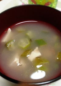 オクラと梅と豆腐のヘルシースープ