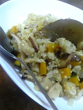プチプチ食感 麦とキヌアのきのこピラフ