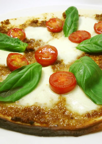 トマトとモッツァレラチーズの胡麻ピザ