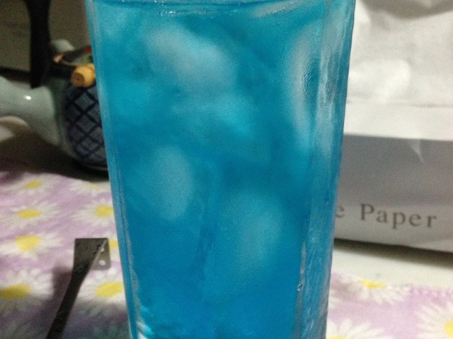 超簡単 カクテル グランブルー レシピ 作り方 By 富士山泰山 クックパッド