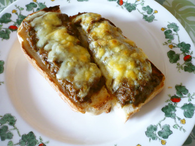 カレーチーズトーストの写真