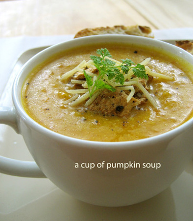 かぼちゃとにんじんのカレースープの写真