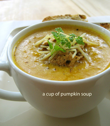 かぼちゃとにんじんのカレースープの画像