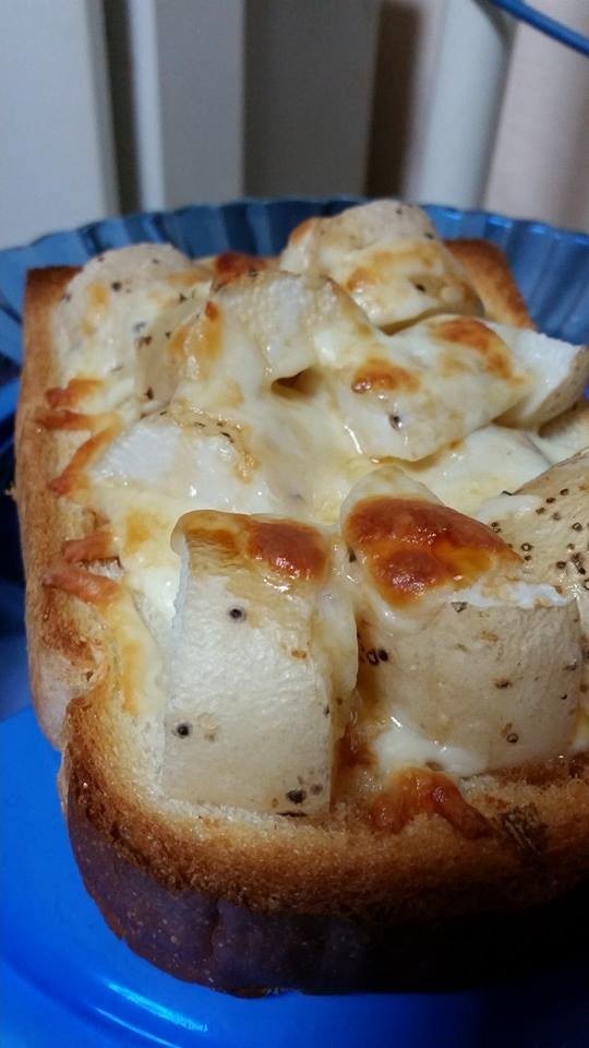 皮付きゴロゴロ焼き山芋チーズトースト♡の画像