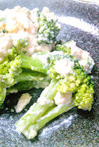 ブロッコリーの豆腐タルタルサラダ