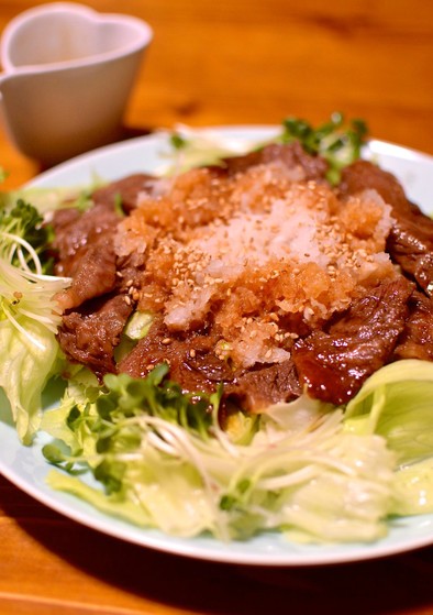 大満足の焼き肉サラダ☆ 上等の牛肉での写真