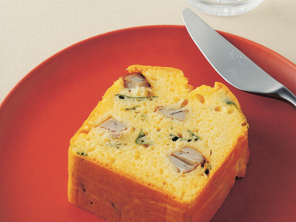 漬けまぐろと三つ葉のケーク・サレ