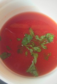 夏に最適　トマトの冷製スープ