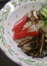 簡単＊カニカマと笹身の冷やし素麺