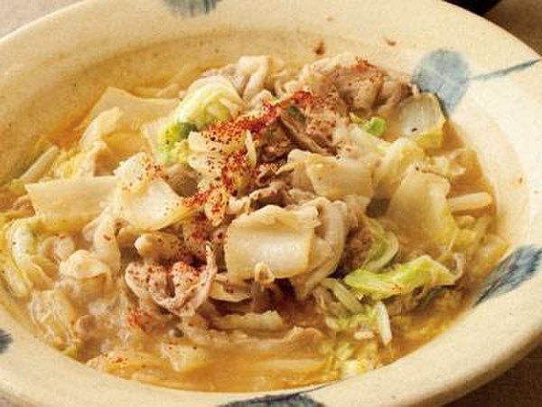 白菜と豚バラ肉のにんにくみそ鍋