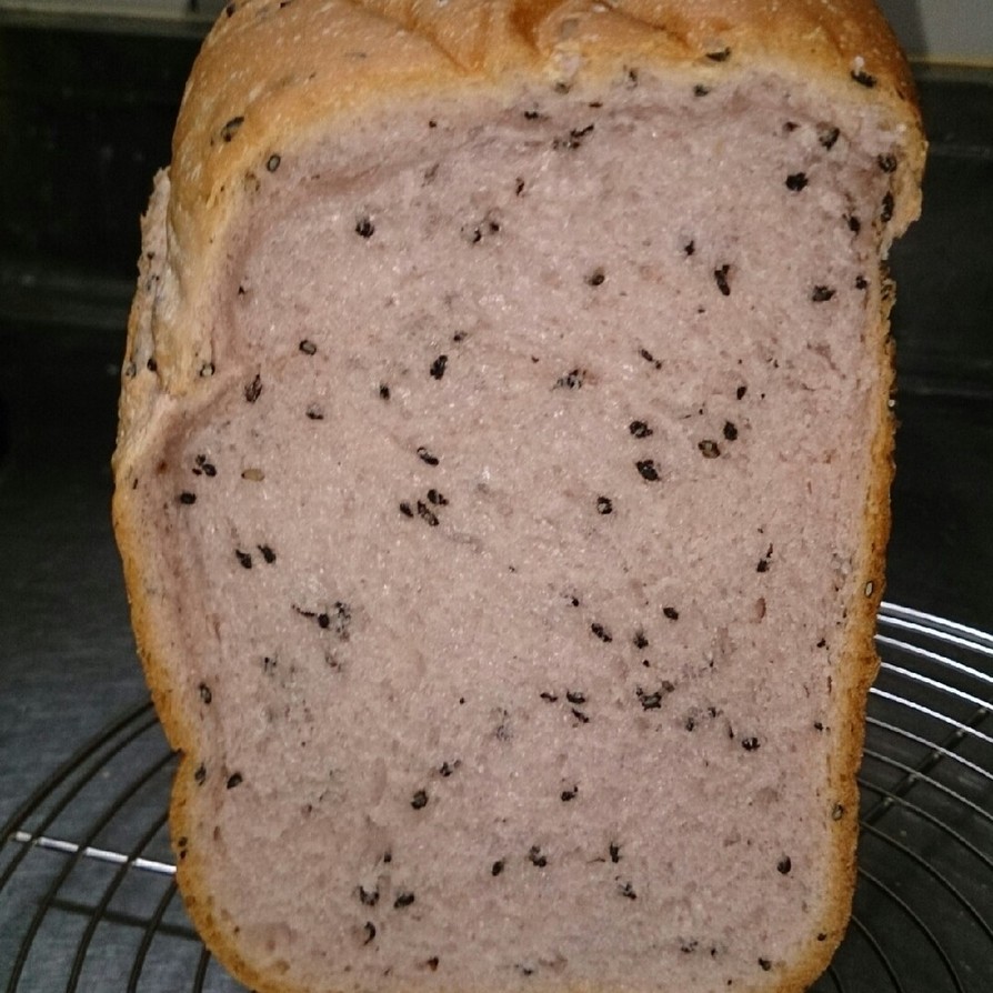 紫いもパウダーの食パンの画像