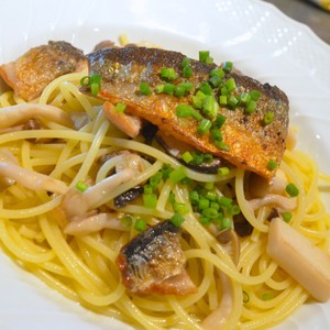 秋刀魚と松茸のペペロンチーノ
