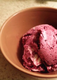 ブルーベリーのアイスクリーム