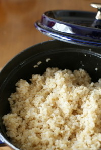 ストウブ☆びっくり水で簡単玄米ご飯