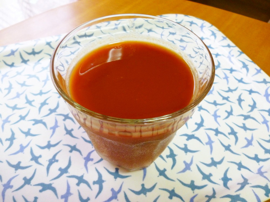 野菜ジュースにバルサミコ酢の画像