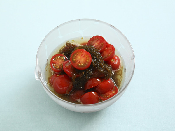 もずくとトマトの甘酢あえ