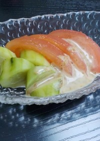 介護食【下蒸しきゅうりとトマトのサラダ】