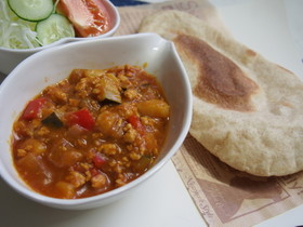 ☆和歌山あら川の桃カレーと梅入りナン☆